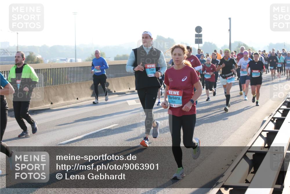 03.10.2025 - Köhlbrandbrückenlauf Lena Gebhardt http://msf.ph/oto/9063901 03.10.2025 09:21:09 Position 1 3435, 1705 meine-sportfotos.de