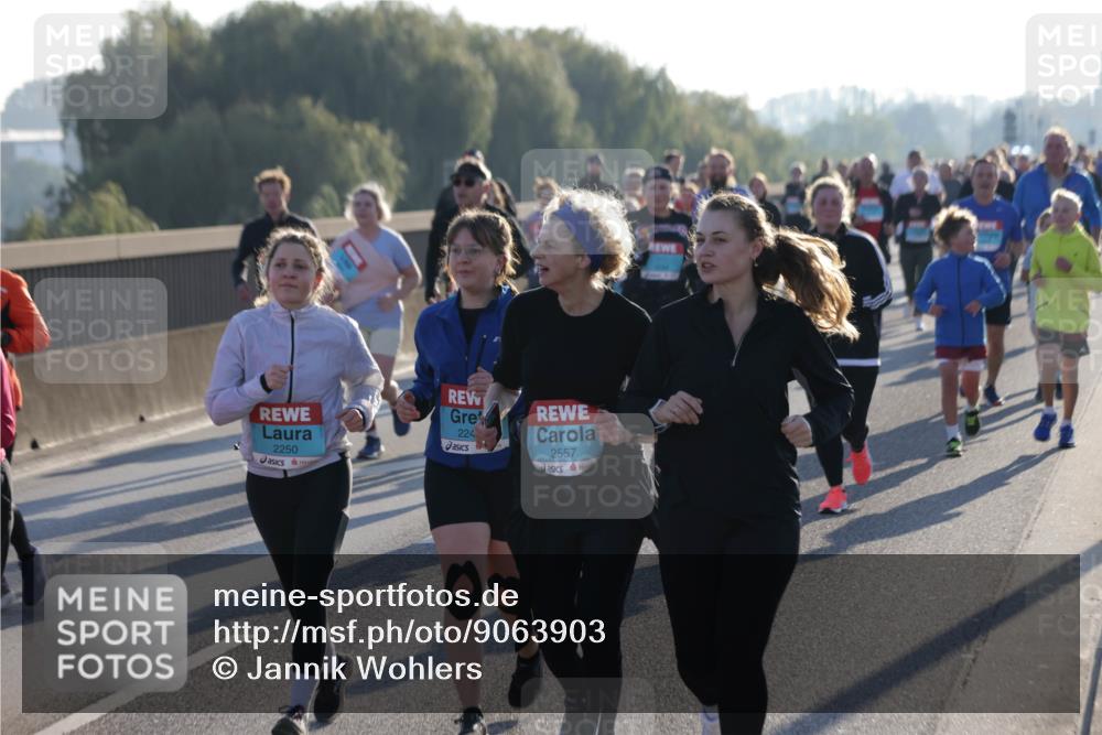 03.10.2025 - Köhlbrandbrückenlauf Jannik Wohlers http://msf.ph/oto/9063903 03.10.2025 09:24:37 Position 3 224, 2250, 2557 meine-sportfotos.de