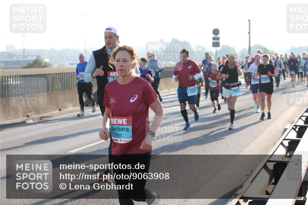 03.10.2025 - Köhlbrandbrückenlauf Lena Gebhardt http://msf.ph/oto/9063908 03.10.2025 09:21:10 Position 1 1705 meine-sportfotos.de