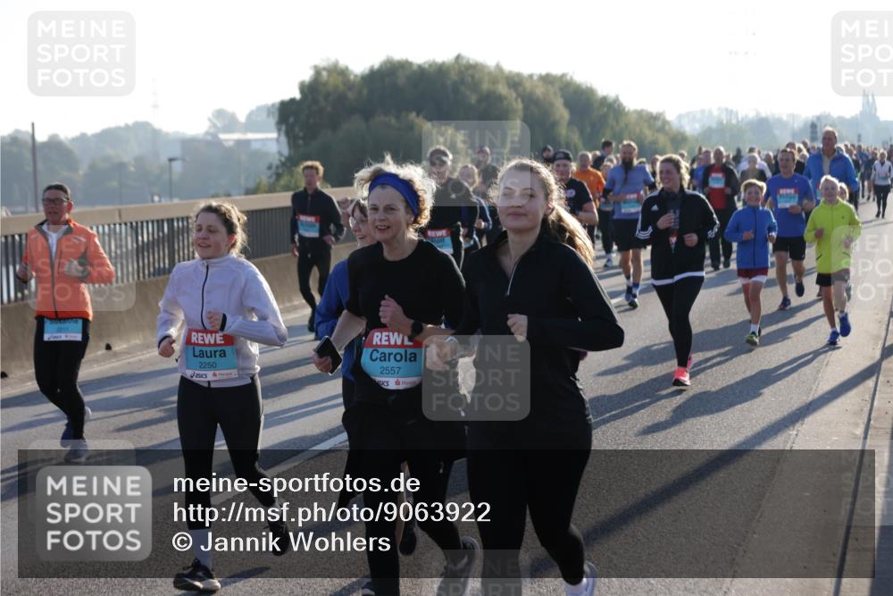 03.10.2025 - Köhlbrandbrückenlauf Jannik Wohlers http://msf.ph/oto/9063922 03.10.2025 09:24:39 Position 3 2211, 2250, 2557 meine-sportfotos.de