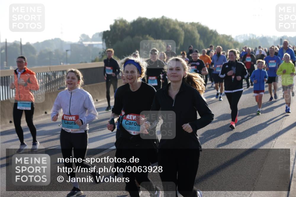 03.10.2025 - Köhlbrandbrückenlauf Jannik Wohlers http://msf.ph/oto/9063928 03.10.2025 09:24:39 Position 3 2250, 2557 meine-sportfotos.de