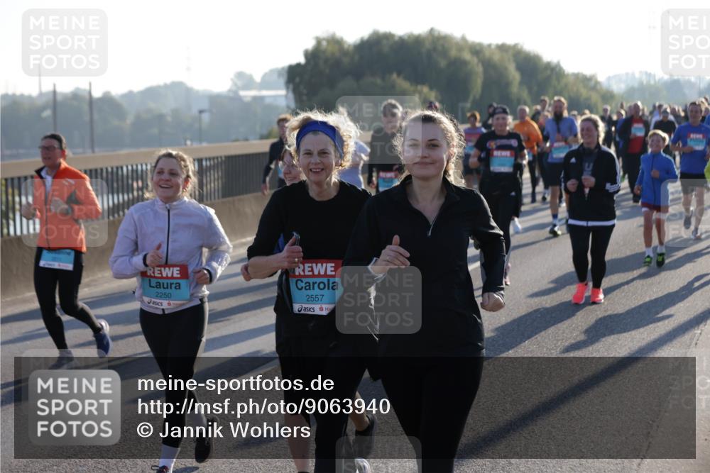 03.10.2025 - Köhlbrandbrückenlauf Jannik Wohlers http://msf.ph/oto/9063940 03.10.2025 09:24:39 Position 3 2250, 2557 meine-sportfotos.de
