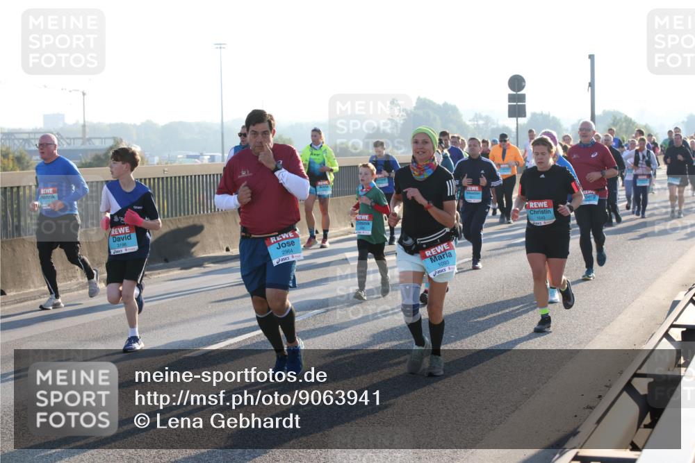 03.10.2025 - Köhlbrandbrückenlauf Lena Gebhardt http://msf.ph/oto/9063941 03.10.2025 09:21:11 Position 1 3196, 2964, 1093, 1649 meine-sportfotos.de