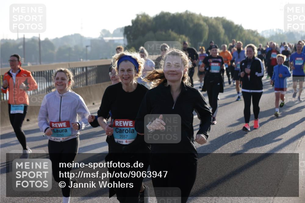 03.10.2025 - Köhlbrandbrückenlauf Jannik Wohlers http://msf.ph/oto/9063947 03.10.2025 09:24:39 Position 3 2250, 2557 meine-sportfotos.de