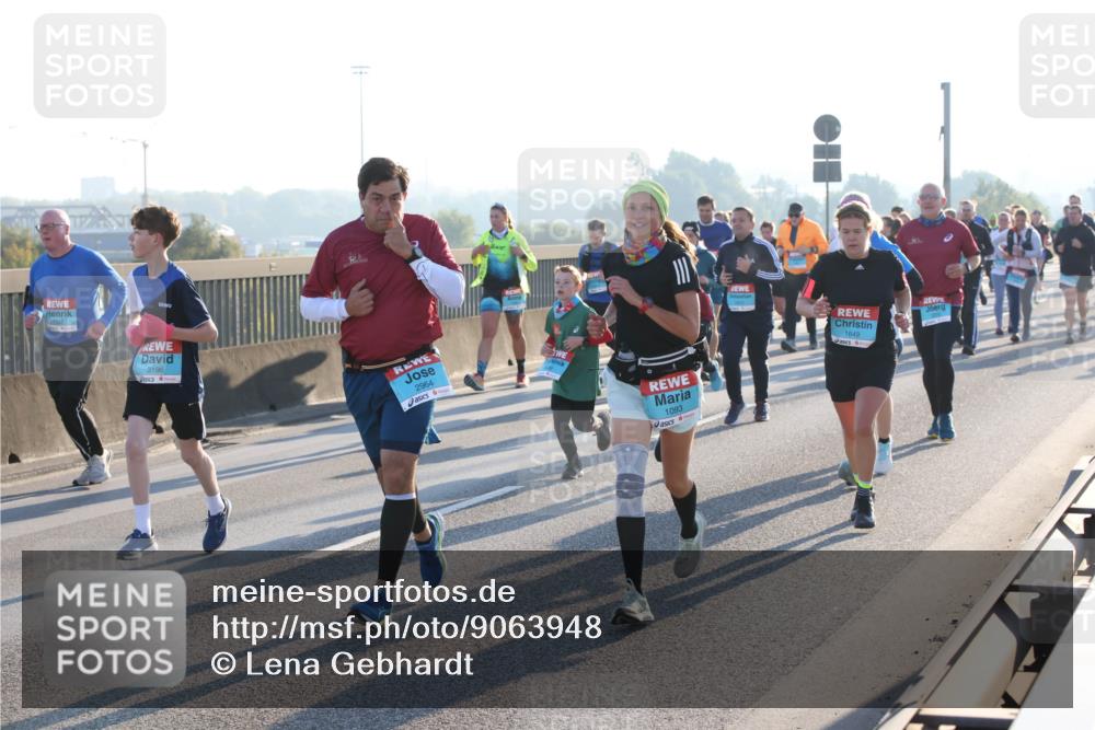 03.10.2025 - Köhlbrandbrückenlauf Lena Gebhardt http://msf.ph/oto/9063948 03.10.2025 09:21:12 Position 1 3196, 2964, 1093, 1649 meine-sportfotos.de