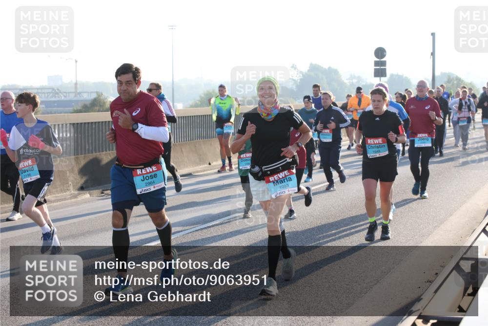 03.10.2025 - Köhlbrandbrückenlauf Lena Gebhardt http://msf.ph/oto/9063951 03.10.2025 09:21:12 Position 1 3196, 2964, 1093, 1649 meine-sportfotos.de