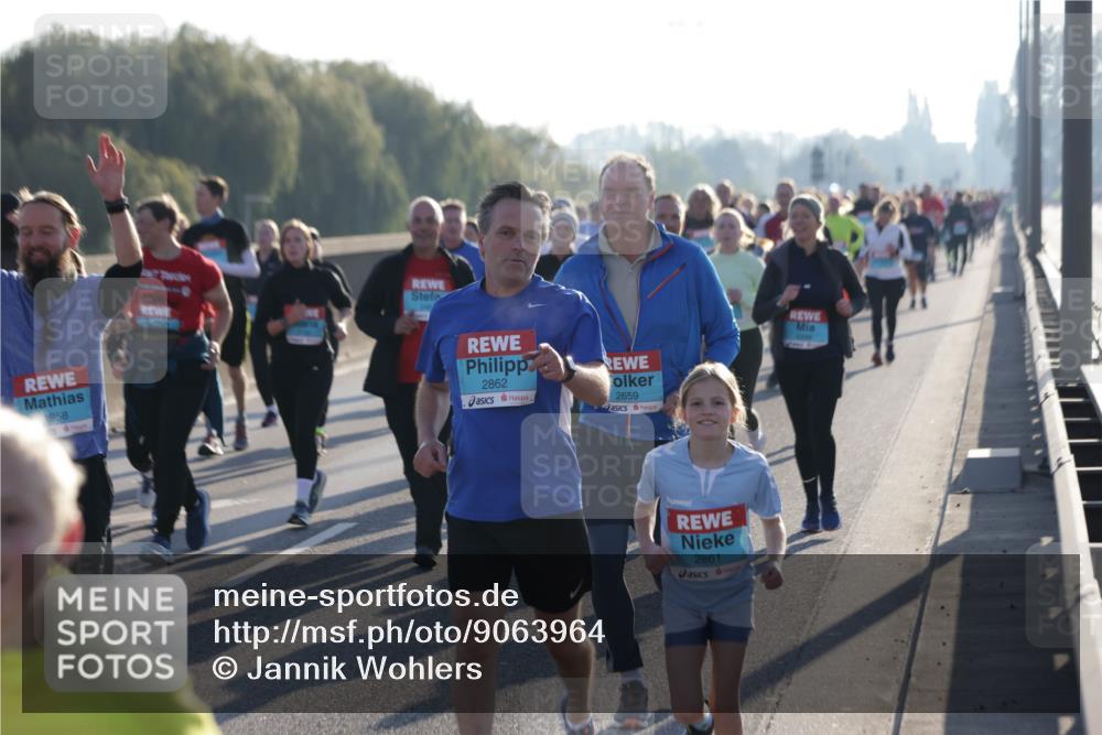 03.10.2025 - Köhlbrandbrückenlauf Jannik Wohlers http://msf.ph/oto/9063964 03.10.2025 09:24:43 Position 3 958, 2862, 2659, 2861 meine-sportfotos.de