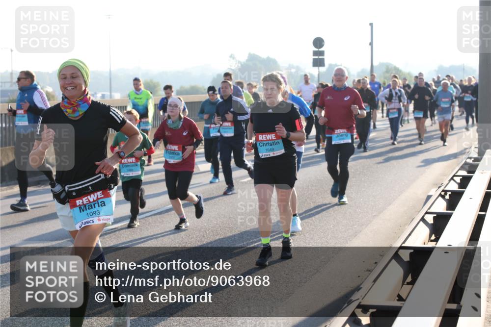 03.10.2025 - Köhlbrandbrückenlauf Lena Gebhardt http://msf.ph/oto/9063968 03.10.2025 09:21:13 Position 1 1093, 1649 meine-sportfotos.de