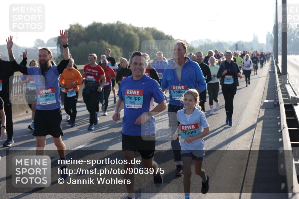 03.10.2025 - Köhlbrandbrückenlauf Jannik Wohlers http://msf.ph/oto/9063975 03.10.2025 09:24:44 Position 3 1958, 2862, 2659 meine-sportfotos.de