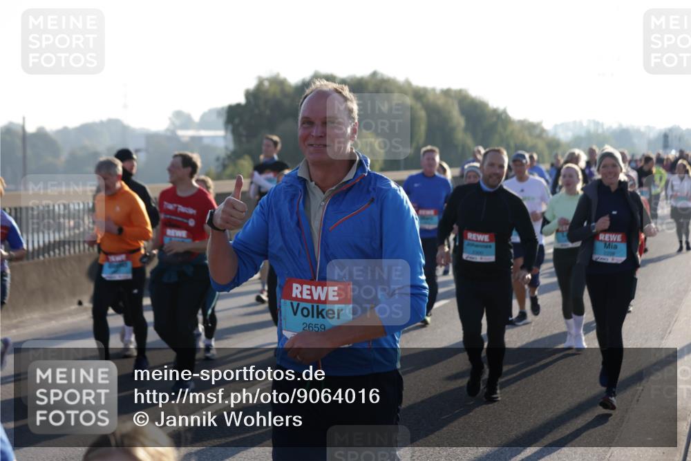 03.10.2025 - Köhlbrandbrückenlauf Jannik Wohlers http://msf.ph/oto/9064016 03.10.2025 09:24:45 Position 3 2659, 2299 meine-sportfotos.de