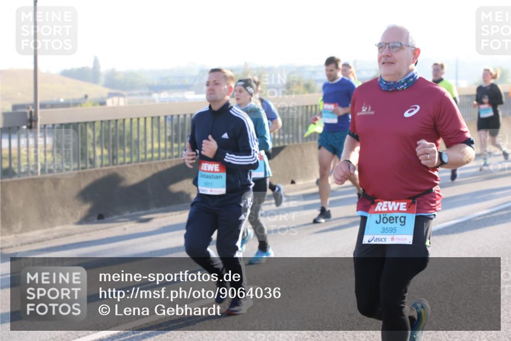 03.10.2025 - Köhlbrandbrückenlauf Lena Gebhardt http://msf.ph/oto/9064036 03.10.2025 09:21:15 Position 1 1611, 3595 meine-sportfotos.de