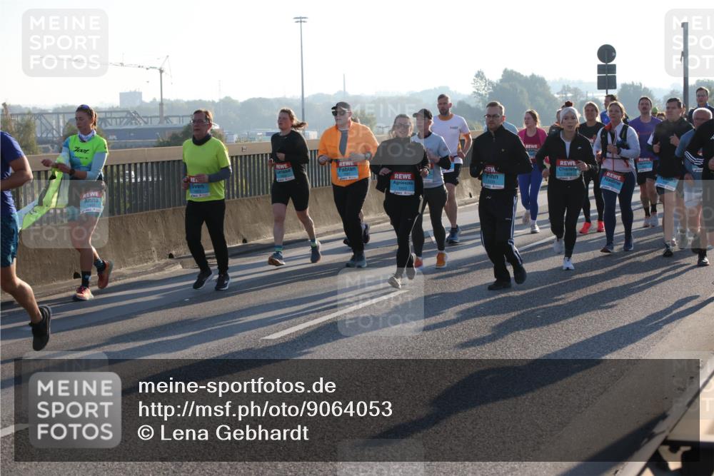 03.10.2025 - Köhlbrandbrückenlauf Lena Gebhardt http://msf.ph/oto/9064053 03.10.2025 09:21:16 Position 1 1603 meine-sportfotos.de