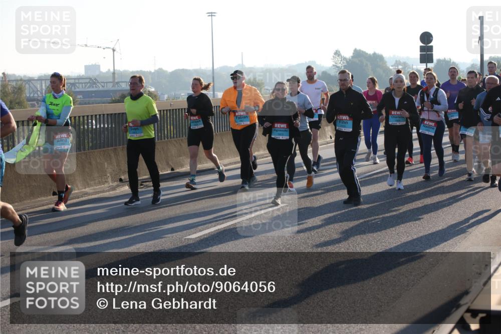 03.10.2025 - Köhlbrandbrückenlauf Lena Gebhardt http://msf.ph/oto/9064056 03.10.2025 09:21:16 Position 1 1603 meine-sportfotos.de
