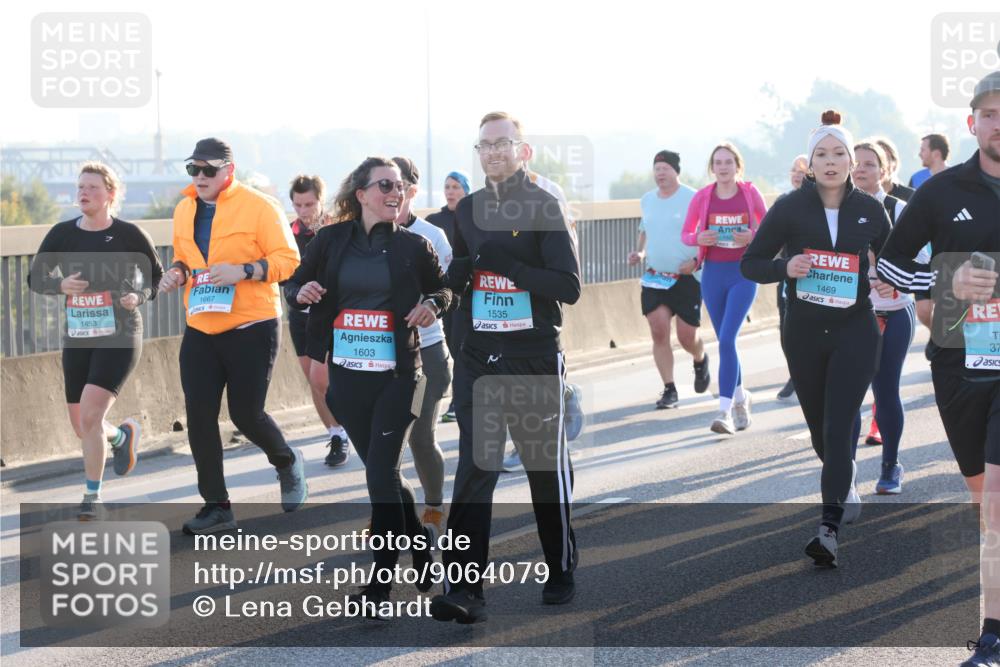 03.10.2025 - Köhlbrandbrückenlauf Lena Gebhardt http://msf.ph/oto/9064079 03.10.2025 09:21:17 Position 1 1453, 1667, 1603, 1535, 1469, 37 meine-sportfotos.de