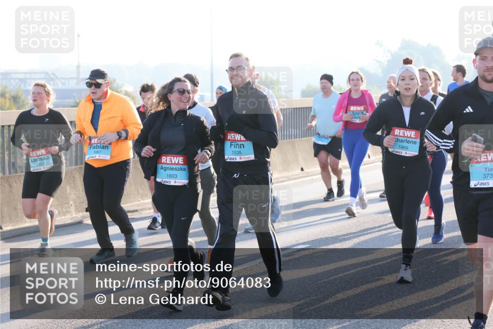 03.10.2025 - Köhlbrandbrückenlauf Lena Gebhardt http://msf.ph/oto/9064083 03.10.2025 09:21:17 Position 1 1453, 1667, 1603, 1535, 146, 1469, 373 meine-sportfotos.de