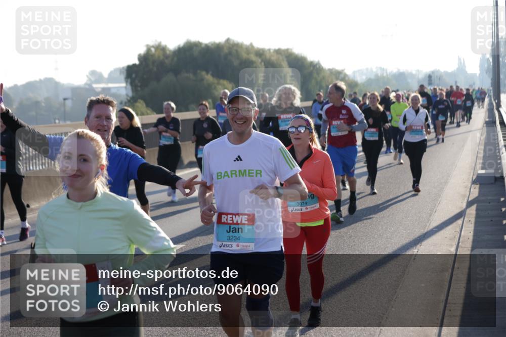 03.10.2025 - Köhlbrandbrückenlauf Jannik Wohlers http://msf.ph/oto/9064090 03.10.2025 09:24:49 Position 3 3102, 3234, 3074 meine-sportfotos.de