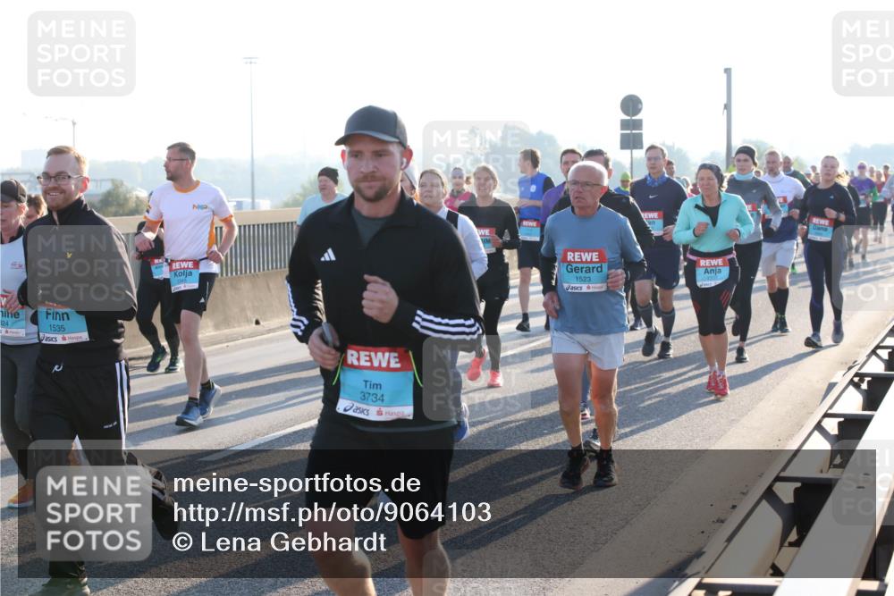 03.10.2025 - Köhlbrandbrückenlauf Lena Gebhardt http://msf.ph/oto/9064103 03.10.2025 09:21:18 Position 1 324, 1535, 3734, 1523, 1337 meine-sportfotos.de
