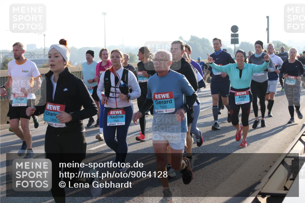 03.10.2025 - Köhlbrandbrückenlauf Lena Gebhardt http://msf.ph/oto/9064128 03.10.2025 09:21:19 Position 1 3345, 1469, 1565, 1049, 1523, 1337 meine-sportfotos.de