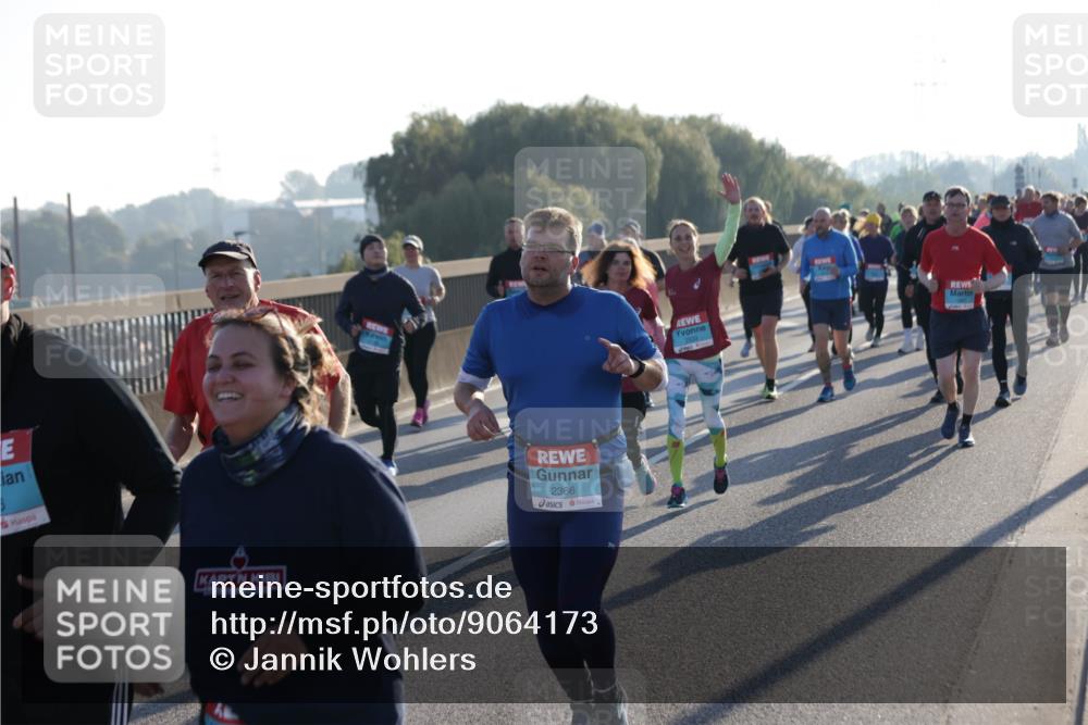 03.10.2025 - Köhlbrandbrückenlauf Jannik Wohlers http://msf.ph/oto/9064173 03.10.2025 09:25:01 Position 3 2366 meine-sportfotos.de