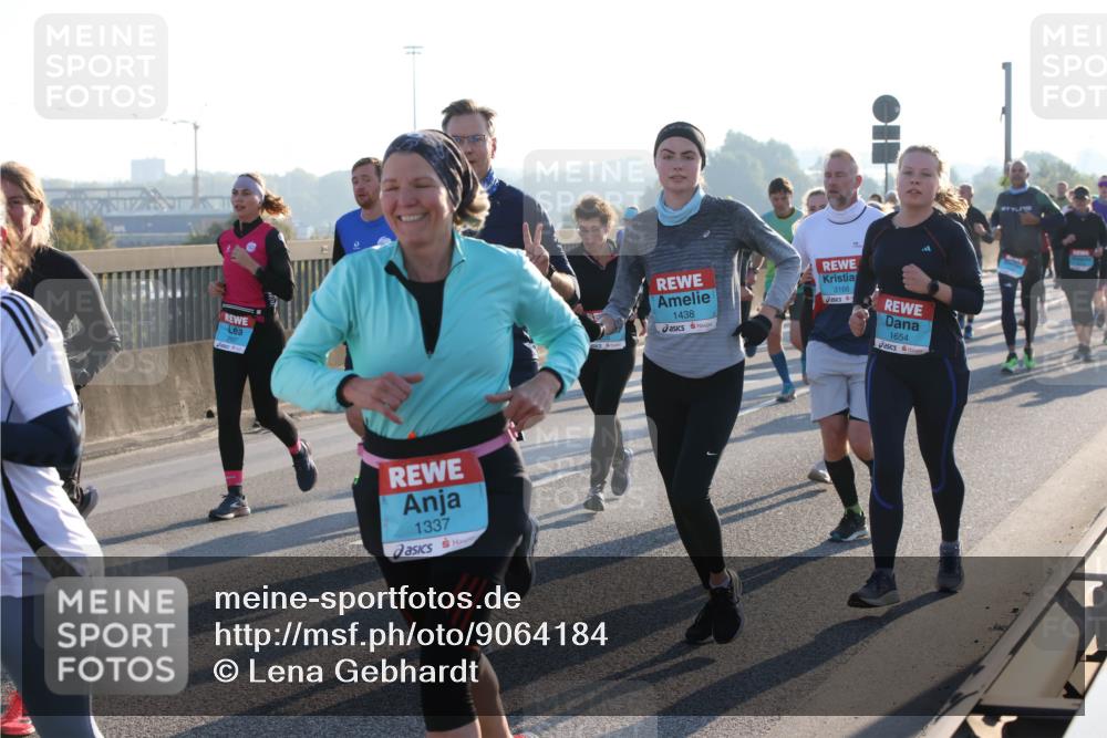 03.10.2025 - Köhlbrandbrückenlauf Lena Gebhardt http://msf.ph/oto/9064184 03.10.2025 09:21:21 Position 1 1337, 1438, 3166, 1654 meine-sportfotos.de
