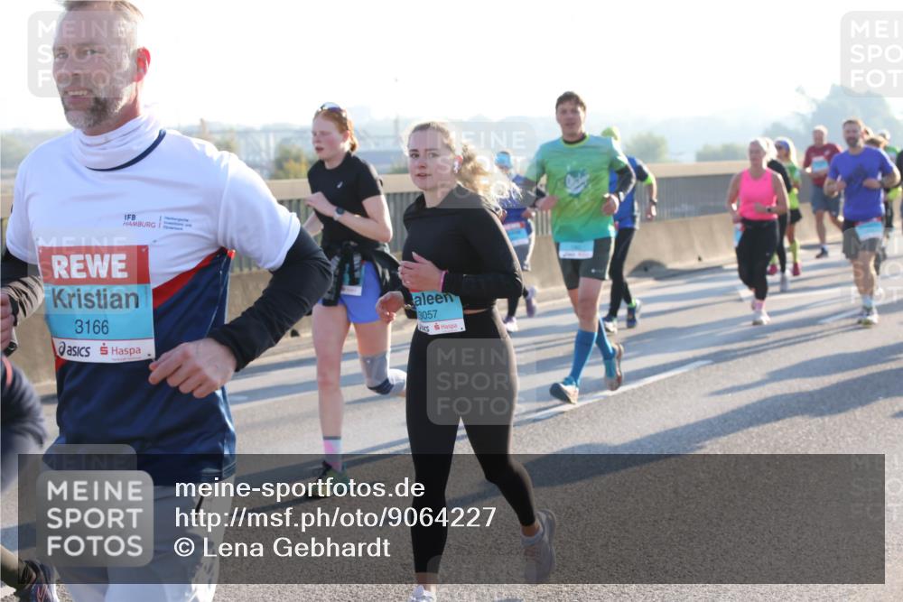 03.10.2025 - Köhlbrandbrückenlauf Lena Gebhardt http://msf.ph/oto/9064227 03.10.2025 09:21:24 Position 1 3166, 3057 meine-sportfotos.de