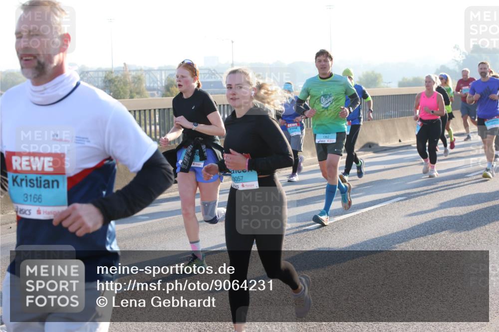03.10.2025 - Köhlbrandbrückenlauf Lena Gebhardt http://msf.ph/oto/9064231 03.10.2025 09:21:24 Position 1 3166, 3057, 1362 meine-sportfotos.de