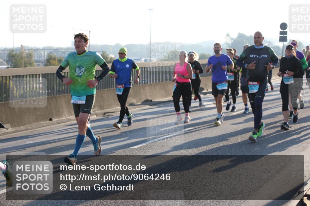 03.10.2025 - Köhlbrandbrückenlauf Lena Gebhardt http://msf.ph/oto/9064246 03.10.2025 09:21:24 Position 1 1362 meine-sportfotos.de