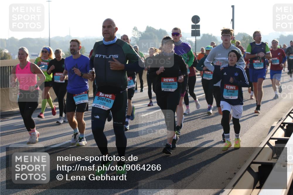 03.10.2025 - Köhlbrandbrückenlauf Lena Gebhardt http://msf.ph/oto/9064266 03.10.2025 09:21:25 Position 1 41114, 1212, 2126, 3175, 3178 meine-sportfotos.de