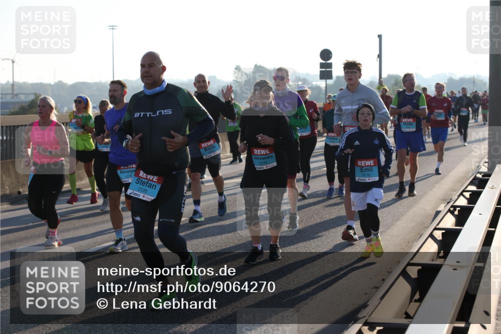 03.10.2025 - Köhlbrandbrückenlauf Lena Gebhardt http://msf.ph/oto/9064270 03.10.2025 09:21:26 Position 1 1212, 2126, 3175, 27, 3178 meine-sportfotos.de