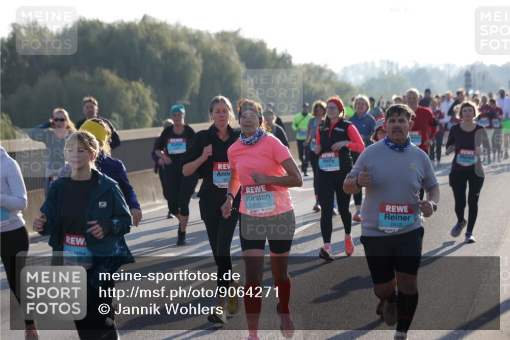 03.10.2025 - Köhlbrandbrückenlauf Jannik Wohlers http://msf.ph/oto/9064271 03.10.2025 09:25:08 Position 3 3739, 36, 2612, 2613 meine-sportfotos.de
