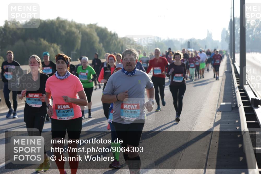 03.10.2025 - Köhlbrandbrückenlauf Jannik Wohlers http://msf.ph/oto/9064303 03.10.2025 09:25:09 Position 3 3670, 2612, 2613 meine-sportfotos.de
