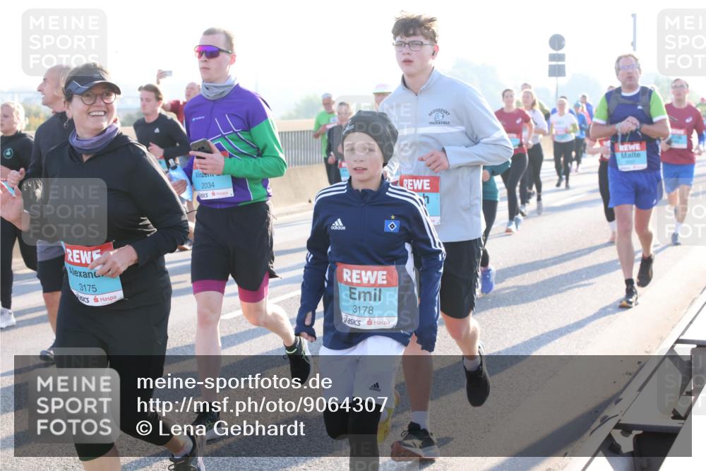 03.10.2025 - Köhlbrandbrückenlauf Lena Gebhardt http://msf.ph/oto/9064307 03.10.2025 09:21:27 Position 1 3175, 2034, 3178 meine-sportfotos.de