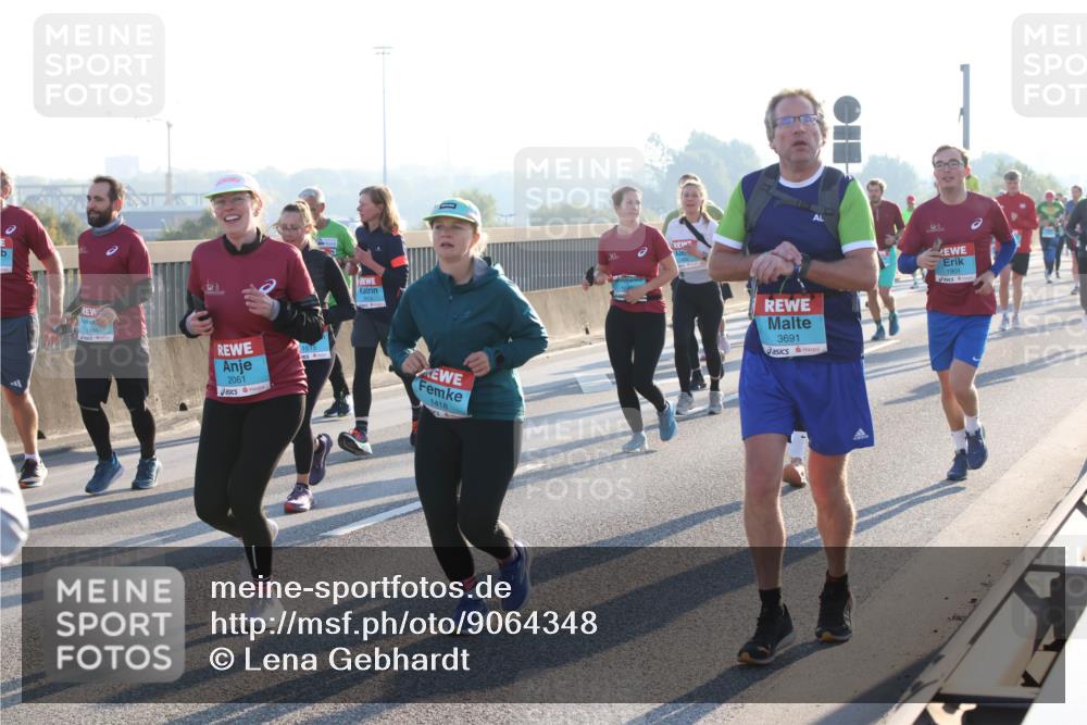 03.10.2025 - Köhlbrandbrückenlauf Lena Gebhardt http://msf.ph/oto/9064348 03.10.2025 09:21:29 Position 1 124, 2061, 1615, 1418, 16, 121, 1901, 3691 meine-sportfotos.de