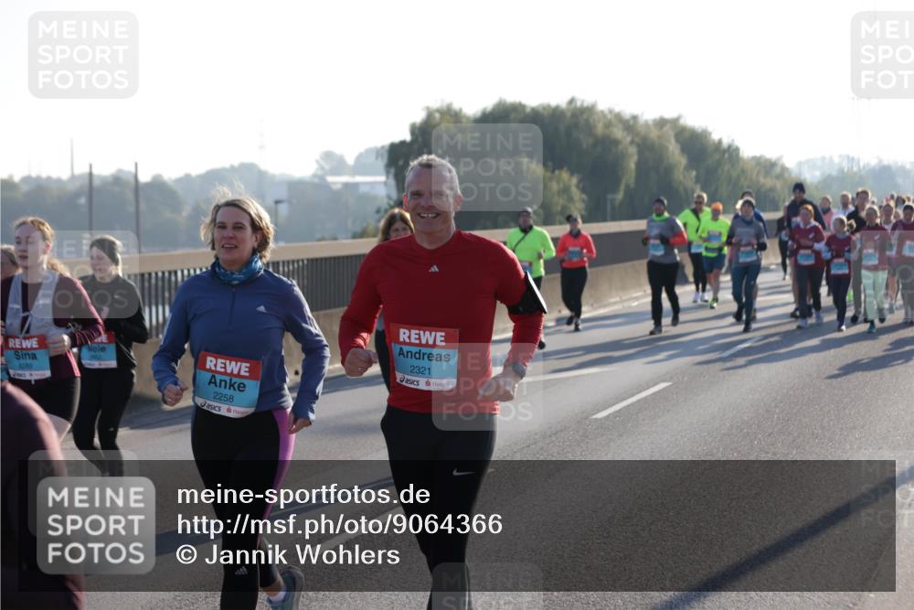 03.10.2025 - Köhlbrandbrückenlauf Jannik Wohlers http://msf.ph/oto/9064366 03.10.2025 09:25:15 Position 3 3389, 2258, 2321 meine-sportfotos.de