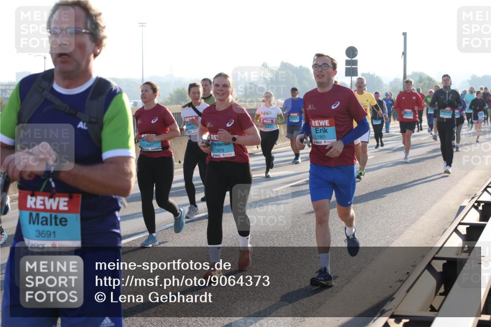 03.10.2025 - Köhlbrandbrückenlauf Lena Gebhardt http://msf.ph/oto/9064373 03.10.2025 09:21:30 Position 1 3691, 1647, 1455, 1818, 1901 meine-sportfotos.de