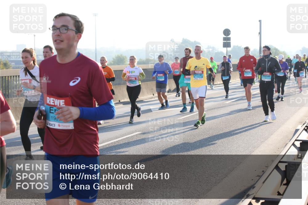 03.10.2025 - Köhlbrandbrückenlauf Lena Gebhardt http://msf.ph/oto/9064410 03.10.2025 09:21:31 Position 1 190, 1922 meine-sportfotos.de
