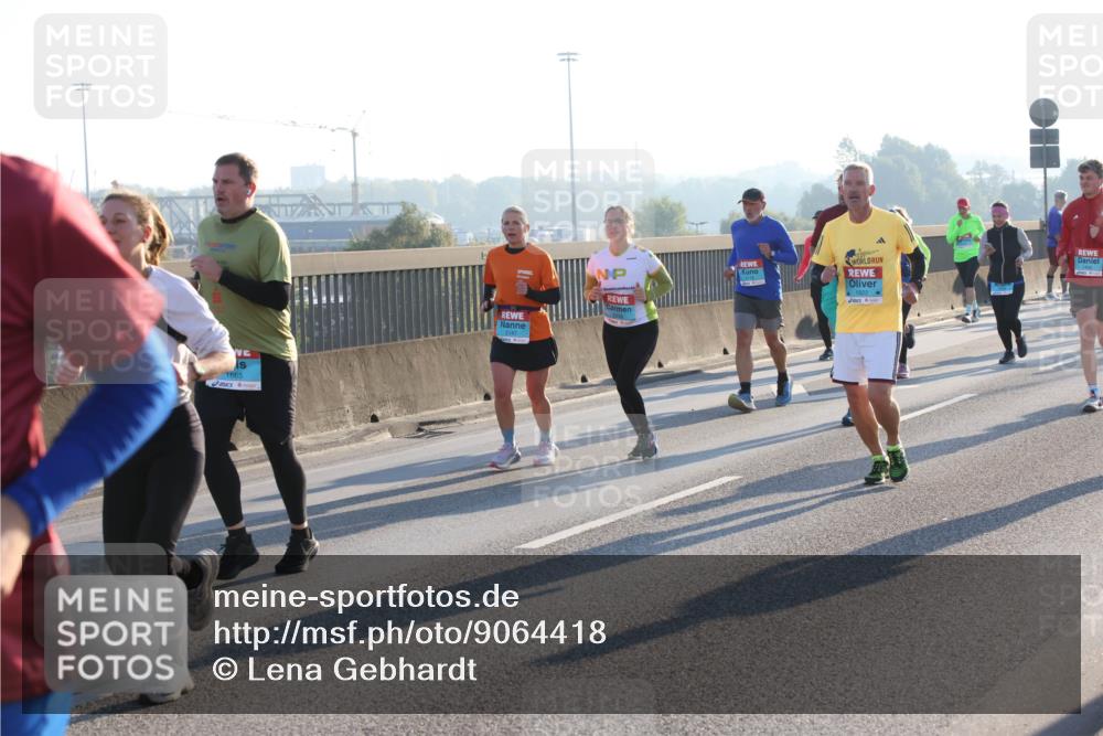 03.10.2025 - Köhlbrandbrückenlauf Lena Gebhardt http://msf.ph/oto/9064418 03.10.2025 09:21:32 Position 1 1665 meine-sportfotos.de