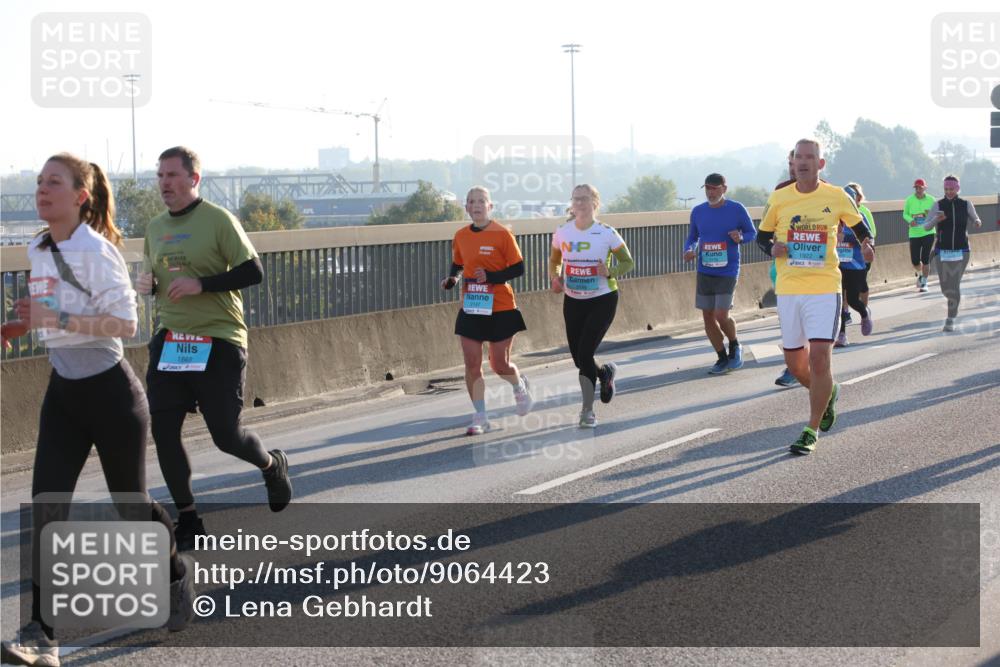 03.10.2025 - Köhlbrandbrückenlauf Lena Gebhardt http://msf.ph/oto/9064423 03.10.2025 09:21:32 Position 1 1665, 1922 meine-sportfotos.de