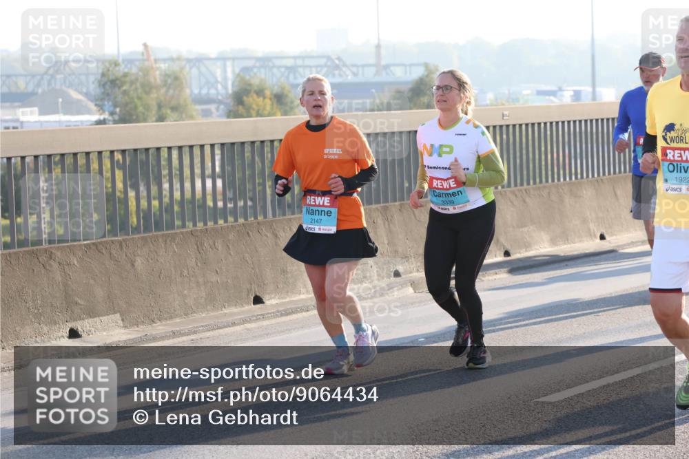 03.10.2025 - Köhlbrandbrückenlauf Lena Gebhardt http://msf.ph/oto/9064434 03.10.2025 09:21:33 Position 1 3339, 2147, 1922 meine-sportfotos.de