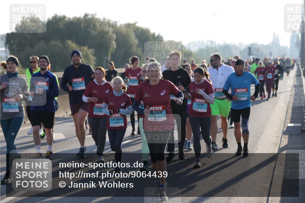 03.10.2025 - Köhlbrandbrückenlauf Jannik Wohlers http://msf.ph/oto/9064439 03.10.2025 09:25:20 Position 3 2351, 2212, 2085, 478, 2465, 3439, 3393, 6 meine-sportfotos.de
