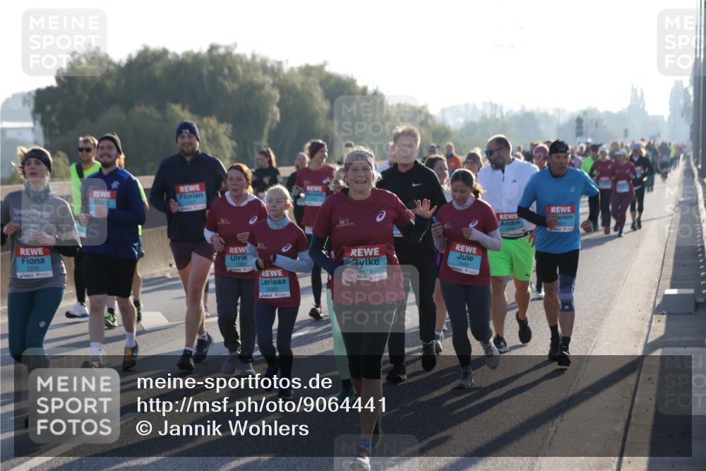 03.10.2025 - Köhlbrandbrückenlauf Jannik Wohlers http://msf.ph/oto/9064441 03.10.2025 09:25:20 Position 3 2212, 2351, 1880, 2085, 478, 2465, 3393 meine-sportfotos.de