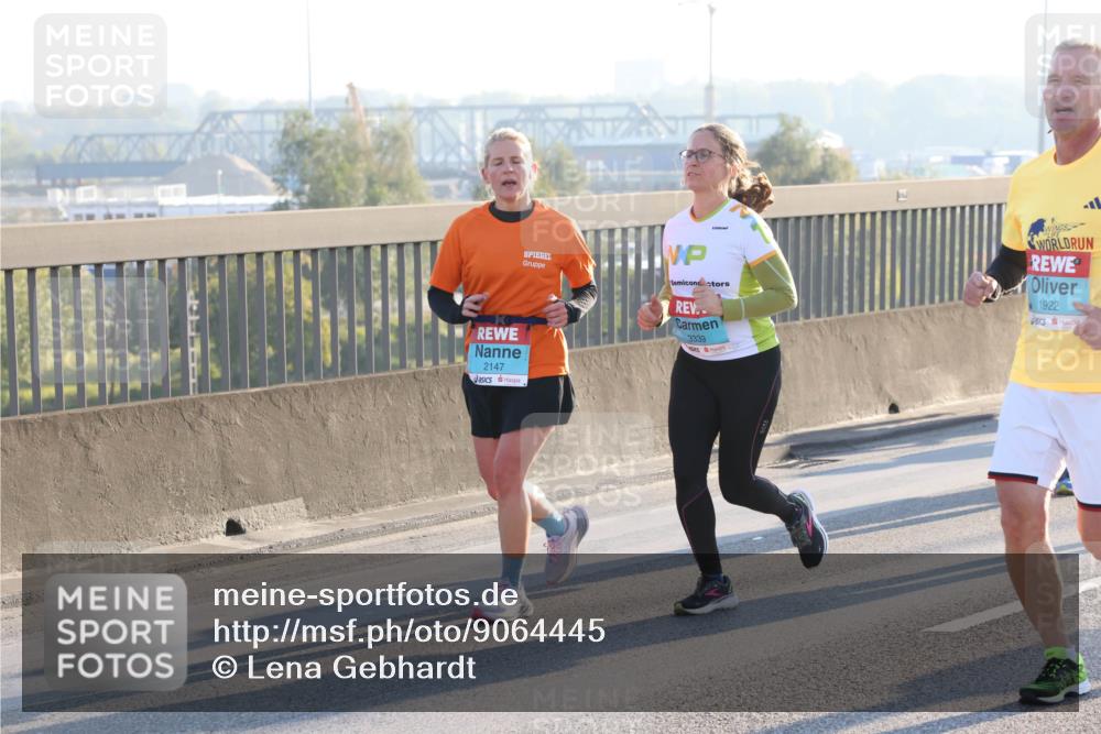 03.10.2025 - Köhlbrandbrückenlauf Lena Gebhardt http://msf.ph/oto/9064445 03.10.2025 09:21:33 Position 1 2147, 3339, 1922 meine-sportfotos.de