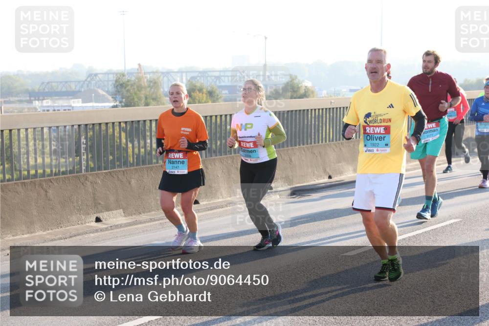 03.10.2025 - Köhlbrandbrückenlauf Lena Gebhardt http://msf.ph/oto/9064450 03.10.2025 09:21:33 Position 1 3339, 2147, 1922, 3177 meine-sportfotos.de