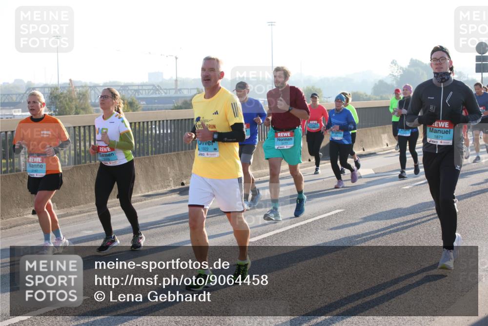 03.10.2025 - Köhlbrandbrückenlauf Lena Gebhardt http://msf.ph/oto/9064458 03.10.2025 09:21:34 Position 1 2147, 3339, 1922, 3177, 1871 meine-sportfotos.de