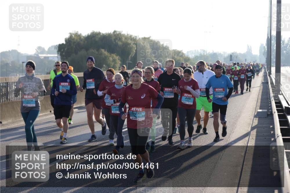 03.10.2025 - Köhlbrandbrückenlauf Jannik Wohlers http://msf.ph/oto/9064461 03.10.2025 09:25:21 Position 3 2212, 478, 3393, 2511, 2465 meine-sportfotos.de