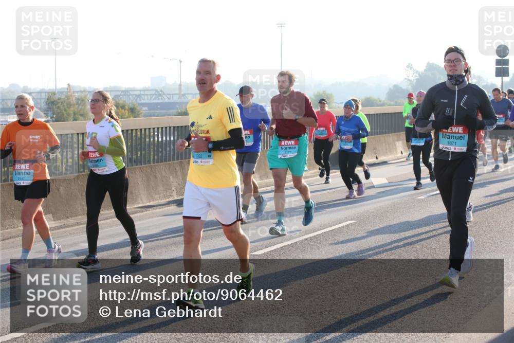 03.10.2025 - Köhlbrandbrückenlauf Lena Gebhardt http://msf.ph/oto/9064462 03.10.2025 09:21:34 Position 1 2147, 3339, 1922, 3177, 1871 meine-sportfotos.de