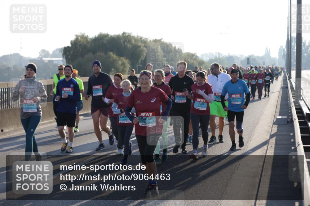 03.10.2025 - Köhlbrandbrückenlauf Jannik Wohlers http://msf.ph/oto/9064463 03.10.2025 09:25:21 Position 3 2212, 478, 2511, 2465 meine-sportfotos.de