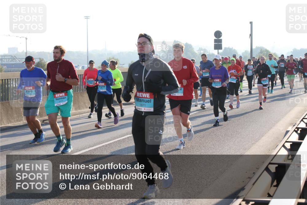 03.10.2025 - Köhlbrandbrückenlauf Lena Gebhardt http://msf.ph/oto/9064468 03.10.2025 09:21:34 Position 1 3176, 3177, 1871 meine-sportfotos.de