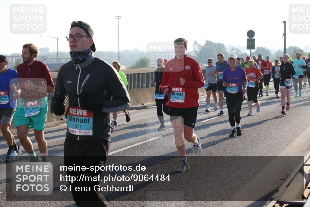 03.10.2025 - Köhlbrandbrückenlauf Lena Gebhardt http://msf.ph/oto/9064484 03.10.2025 09:21:35 Position 1 176, 3177, 1871, 1456 meine-sportfotos.de