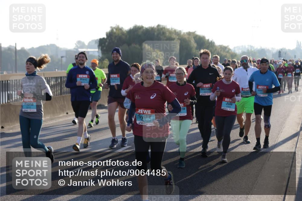 03.10.2025 - Köhlbrandbrückenlauf Jannik Wohlers http://msf.ph/oto/9064485 03.10.2025 09:25:21 Position 3 2212, 478, 3393, 2511, 2465 meine-sportfotos.de